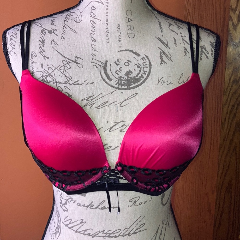 Victoria’s Secret Very Sexy push up bra